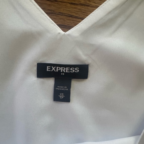 Express White Work-Ready Blouse - Picture 2 of 5